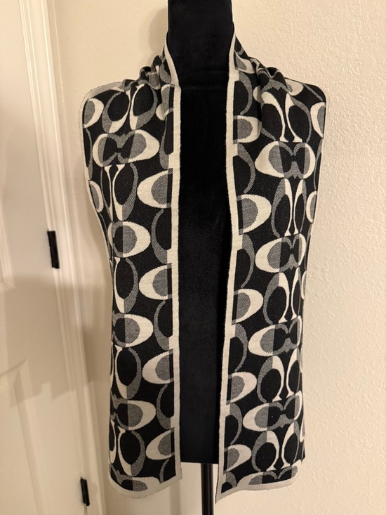 Coach Black & Cream Signature Logo Jacquard Scarf - Picture 3 of 5